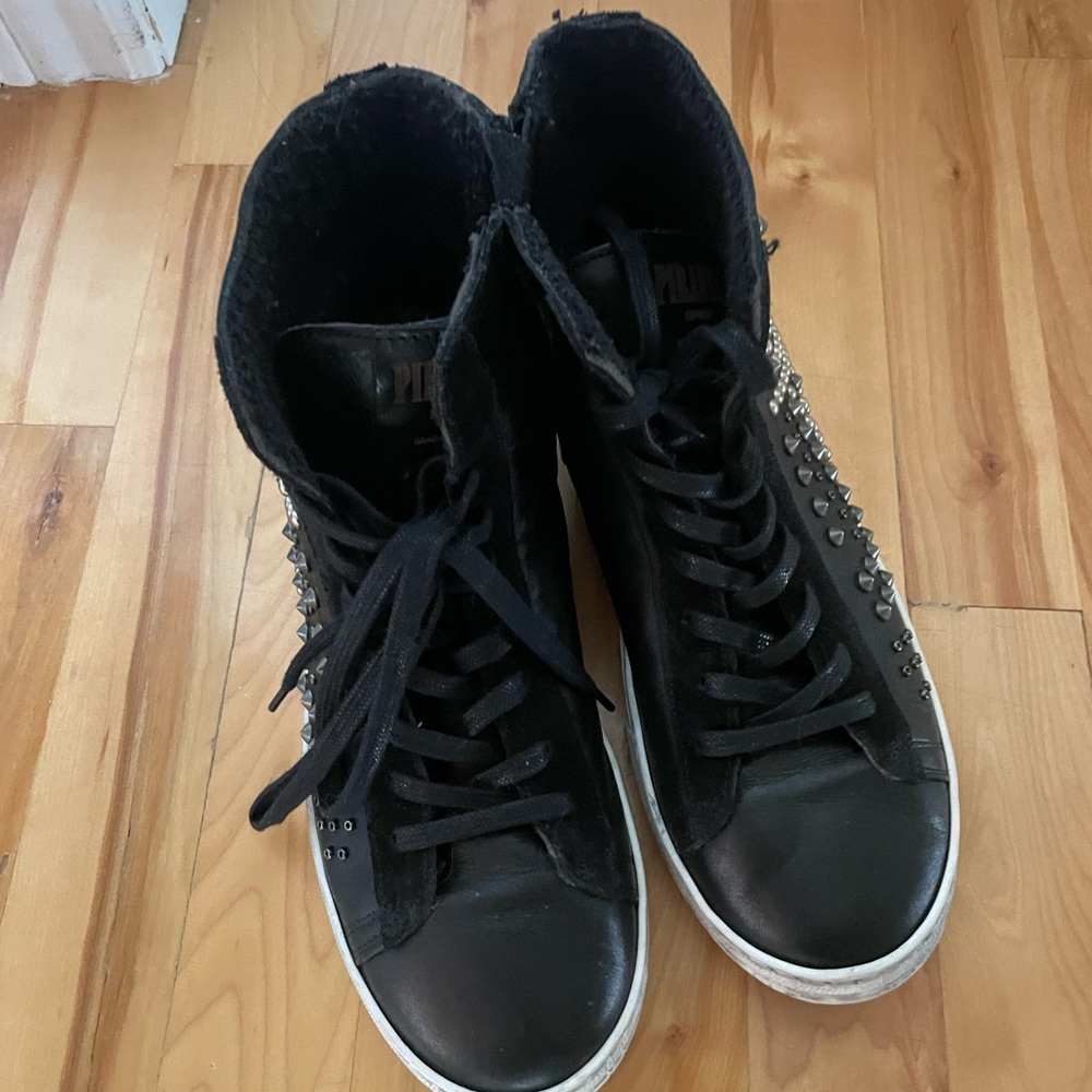 Piranha black sneakers sz 38